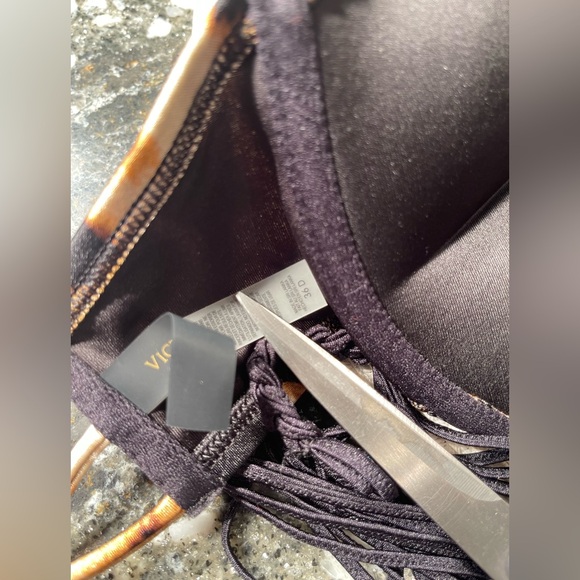 Victoria’s secret’s bikini embellished bombshell leopard top 36D/M set - Picture 6 of 13